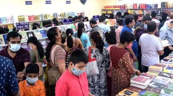 বইমেলায় আড়ম্বরঃ প্রয়োজনীয়তা – অপ্রয়োজনীয়তা